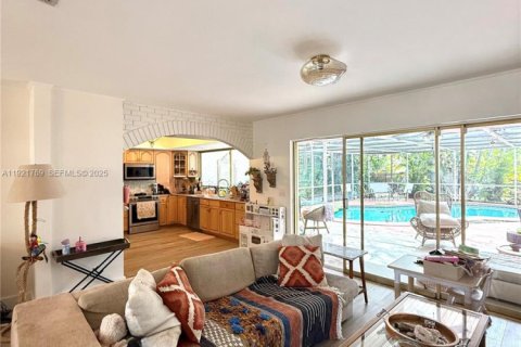 Villa ou maison à louer à Hollywood, Floride: 3 chambres, 127 m2 № 1982037 - photo 11