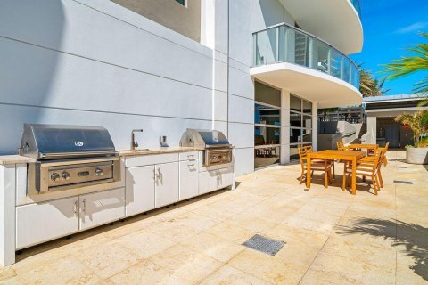 Condominio en venta en Riviera Beach, Florida, 2 dormitorios, 234.58 m2 № 1129062 - foto 1
