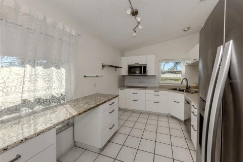 Condo in Nokomis, Florida, 2 bedrooms  № 1528242 - photo 29