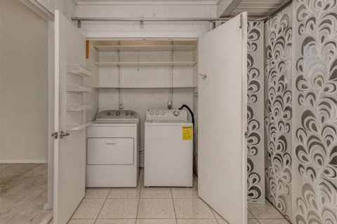 Condo in Nokomis, Florida, 2 bedrooms  № 1528242 - photo 22