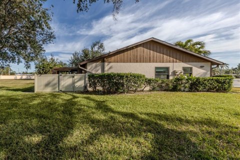 Condo in Nokomis, Florida, 2 bedrooms  № 1528242 - photo 9