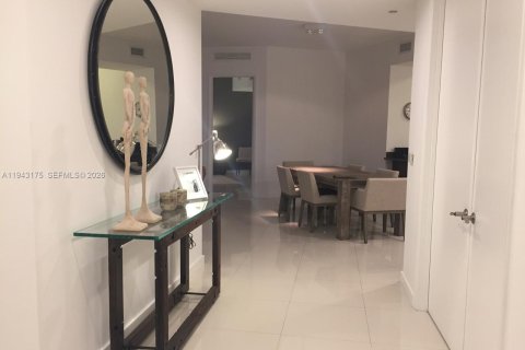 Condominio en venta en Sunny Isles Beach, Florida, 2 dormitorios, 179.77 m2 № 1999510 - foto 11