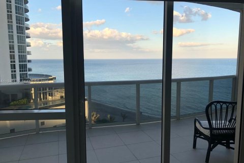 Condominio en venta en Sunny Isles Beach, Florida, 2 dormitorios, 179.77 m2 № 1999510 - foto 29