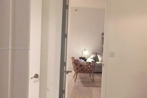 Condominio en venta en Sunny Isles Beach, Florida, 2 dormitorios, 179.77 m2 № 1999510 - foto 16