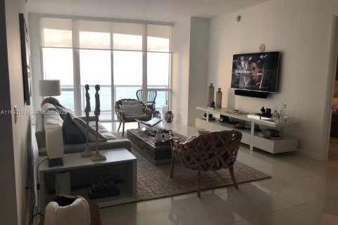 Condominio en venta en Sunny Isles Beach, Florida, 2 dormitorios, 179.77 m2 № 1999510 - foto 14