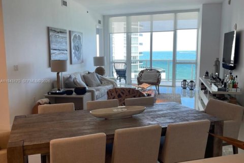 Condominio en venta en Sunny Isles Beach, Florida, 2 dormitorios, 179.77 m2 № 1999510 - foto 6