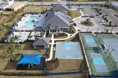House in Wesley Chapel, Florida 3 bedrooms, 304.07 sq.m. № 1733748 - photo 10
