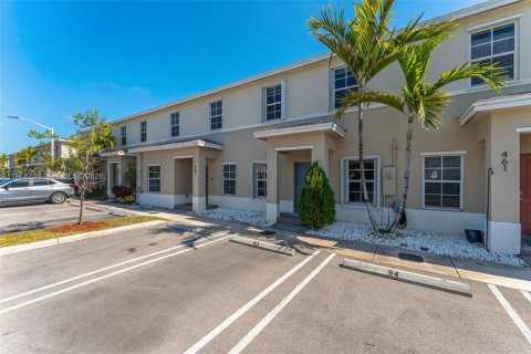 Adosado en venta en Florida City, Florida, 3 dormitorios, 140.47 m2 № 2028899 - foto 2