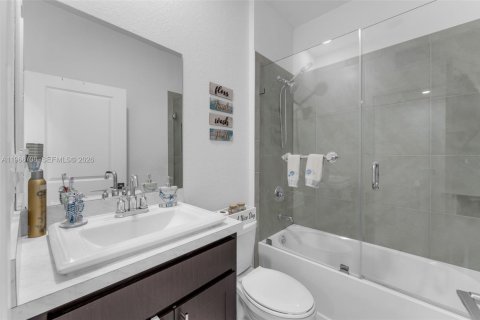 Adosado en venta en Florida City, Florida, 3 dormitorios, 140.47 m2 № 2028899 - foto 12