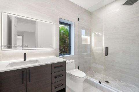 House in Delray Beach, Florida 5 bedrooms, 347.92 sq.m. № 1944797 - photo 16