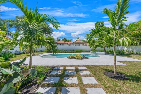 House in Delray Beach, Florida 5 bedrooms, 347.92 sq.m. № 1944797 - photo 7