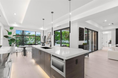 House in Delray Beach, Florida 5 bedrooms, 347.92 sq.m. № 1944797 - photo 23