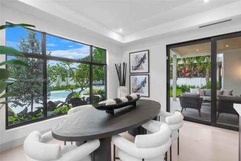 House in Delray Beach, Florida 5 bedrooms, 347.92 sq.m. № 1944797 - photo 21