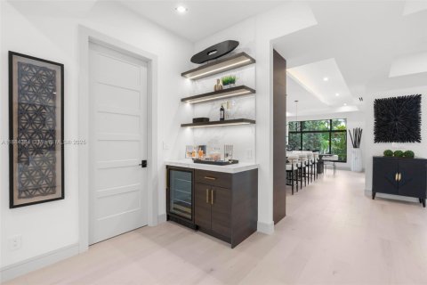 House in Delray Beach, Florida 5 bedrooms, 347.92 sq.m. № 1944797 - photo 5