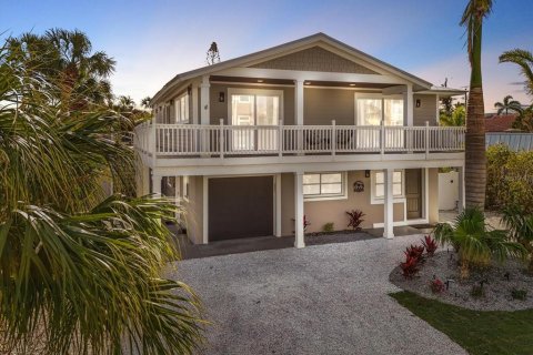 Villa ou maison à vendre à Bradenton Beach, Floride: 4 chambres, 200.02 m2 № 1919528 - photo 1
