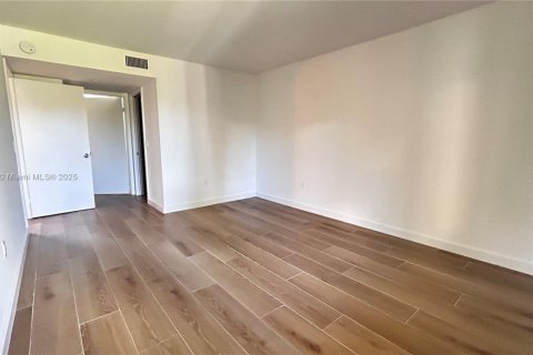 Copropriété à louer à Miami, Floride: 2 chambres, 91.51 m2 № 1883812 - photo 16