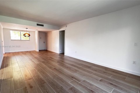 Copropriété à louer à Miami, Floride: 2 chambres, 91.51 m2 № 1883812 - photo 6
