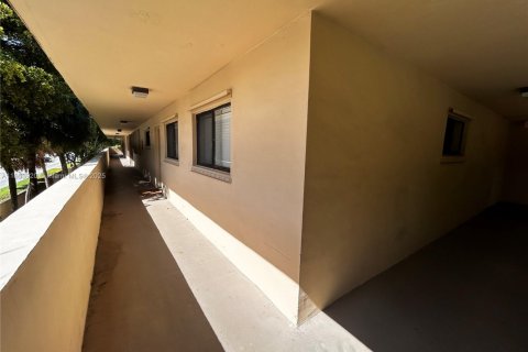 Copropriété à louer à Miami, Floride: 2 chambres, 91.51 m2 № 1883812 - photo 28