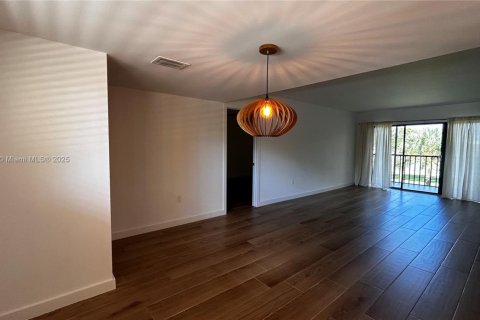 Copropriété à louer à Miami, Floride: 2 chambres, 91.51 m2 № 1883812 - photo 5