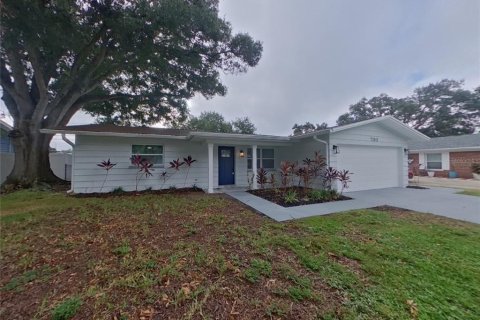 House in Largo, Florida 3 bedrooms, 139.54 sq.m. № 1910934 - photo 1