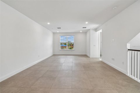 Townhouse in Oviedo, Florida 4 bedrooms, 188.13 sq.m. № 2092879 - photo 12