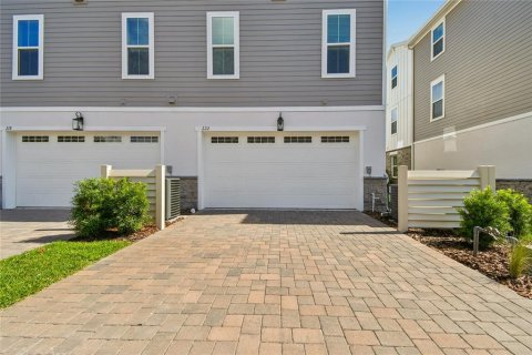 Townhouse in Oviedo, Florida 4 bedrooms, 188.13 sq.m. № 2092879 - photo 30