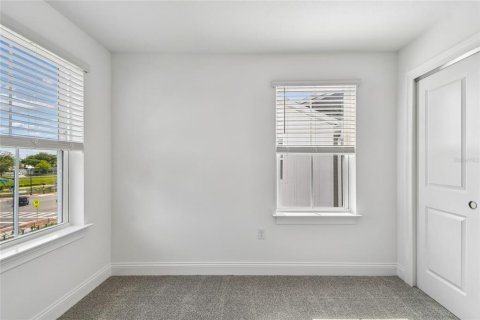 Townhouse in Oviedo, Florida 4 bedrooms, 188.13 sq.m. № 2092879 - photo 24