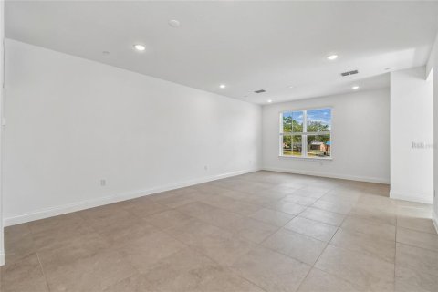 Townhouse in Oviedo, Florida 4 bedrooms, 188.13 sq.m. № 2092879 - photo 11