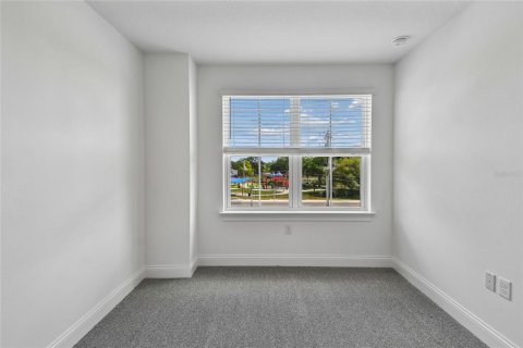 Townhouse in Oviedo, Florida 4 bedrooms, 188.13 sq.m. № 2092879 - photo 25