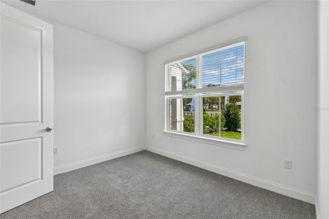 Townhouse in Oviedo, Florida 4 bedrooms, 188.13 sq.m. № 2092879 - photo 7