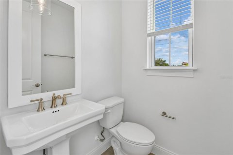 Townhouse in Oviedo, Florida 4 bedrooms, 188.13 sq.m. № 2092879 - photo 14