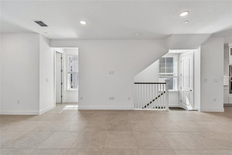 Townhouse in Oviedo, Florida 4 bedrooms, 188.13 sq.m. № 2092879 - photo 18