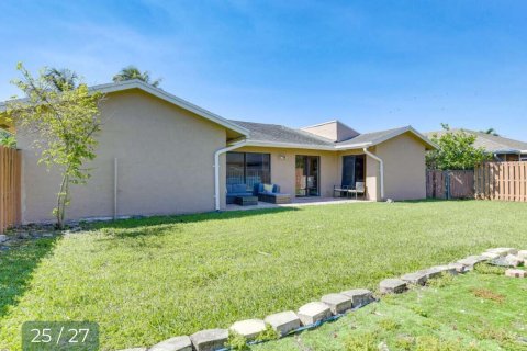 Villa ou maison à louer à Sunrise, Floride: 5 chambres, 183.11 m2 № 2265566 - photo 2