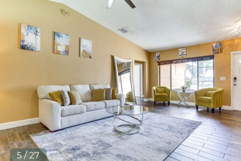Villa ou maison à louer à Sunrise, Floride: 5 chambres, 183.11 m2 № 2265566 - photo 5