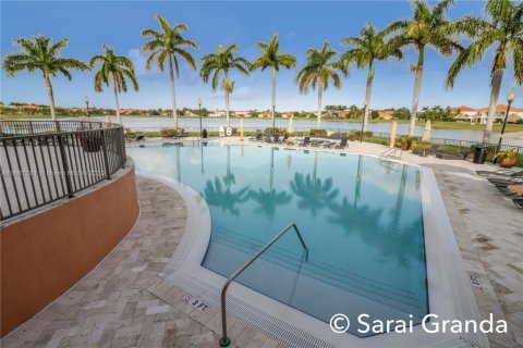 Снять в аренду виллу или дом в Катлер-Бей, Флорида 5 спален, 366.5м2, № 1942372 - фото 28