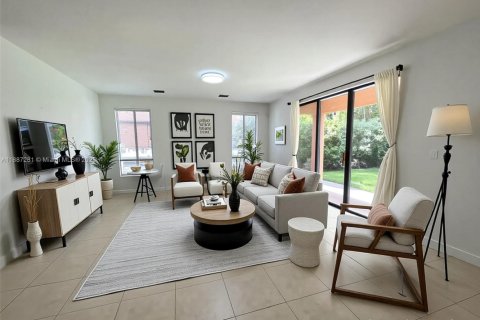 Снять в аренду виллу или дом в Катлер-Бей, Флорида 5 спален, 366.5м2, № 1942372 - фото 3