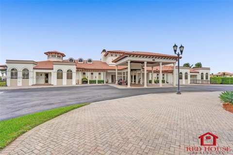 Снять в аренду виллу или дом в Катлер-Бей, Флорида 5 спален, 366.5м2, № 1942372 - фото 25