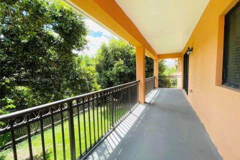 Снять в аренду виллу или дом в Катлер-Бей, Флорида 5 спален, 366.5м2, № 1942372 - фото 20