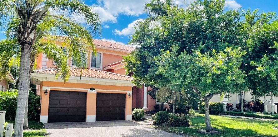 Дом в Катлер-Бей, Флорида 5 спален, 366.5м2 № 1942372