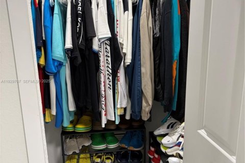 House in Homestead, Florida 4 bedrooms, 193.98 sq.m. № 1988583 - photo 9