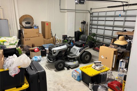 House in Homestead, Florida 4 bedrooms, 193.98 sq.m. № 1988583 - photo 7