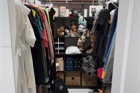 House in Homestead, Florida 4 bedrooms, 193.98 sq.m. № 1988583 - photo 14