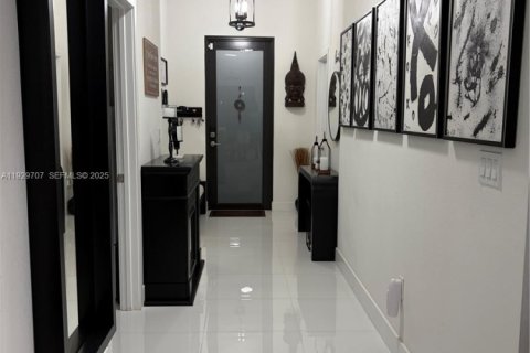 House in Homestead, Florida 4 bedrooms, 193.98 sq.m. № 1988583 - photo 13