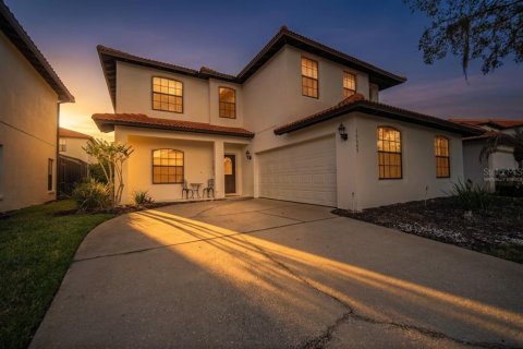 Casa en Clermont, Florida 5 dormitorios, 271.27 m2 № 2131191