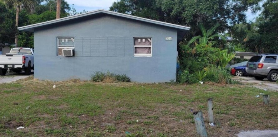 Immobilier commercial à Fort Pierce, Floride 120.4 m2 № 1230174