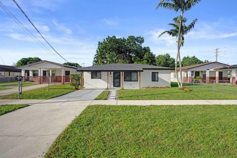 Casa en venta en West Park, Florida, 3 dormitorios, 81.01 m2 № 2413124 - foto 7