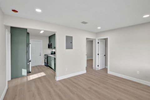 Casa en venta en West Park, Florida, 3 dormitorios, 81.01 m2 № 2413124 - foto 21