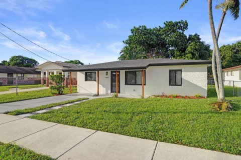 Casa en venta en West Park, Florida, 3 dormitorios, 81.01 m2 № 2413124 - foto 10