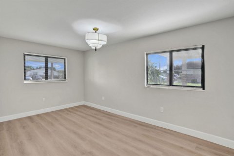 Casa en venta en West Park, Florida, 3 dormitorios, 81.01 m2 № 2413124 - foto 28