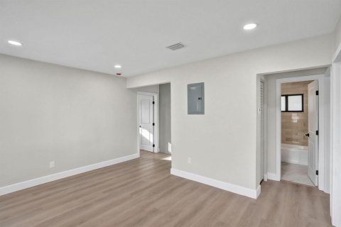 Casa en venta en West Park, Florida, 3 dormitorios, 81.01 m2 № 2413124 - foto 22